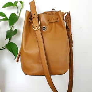 Tory Burch Brody bucket bag Tan